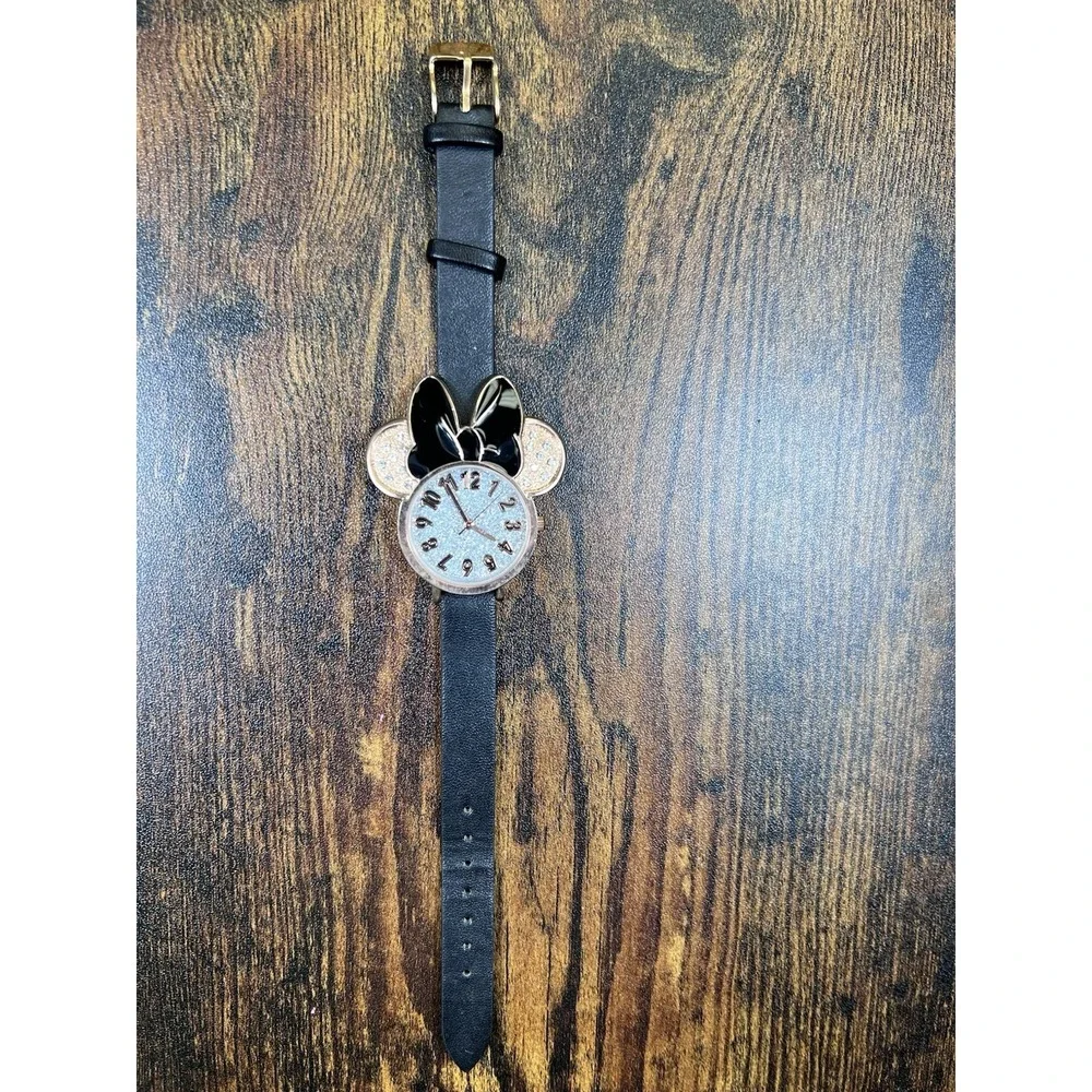 DISNEY MINNIE MOUSE PINK BOW CHARM CLOSE UP DOTS WRIST WATCH BLACK BAND & SILVER